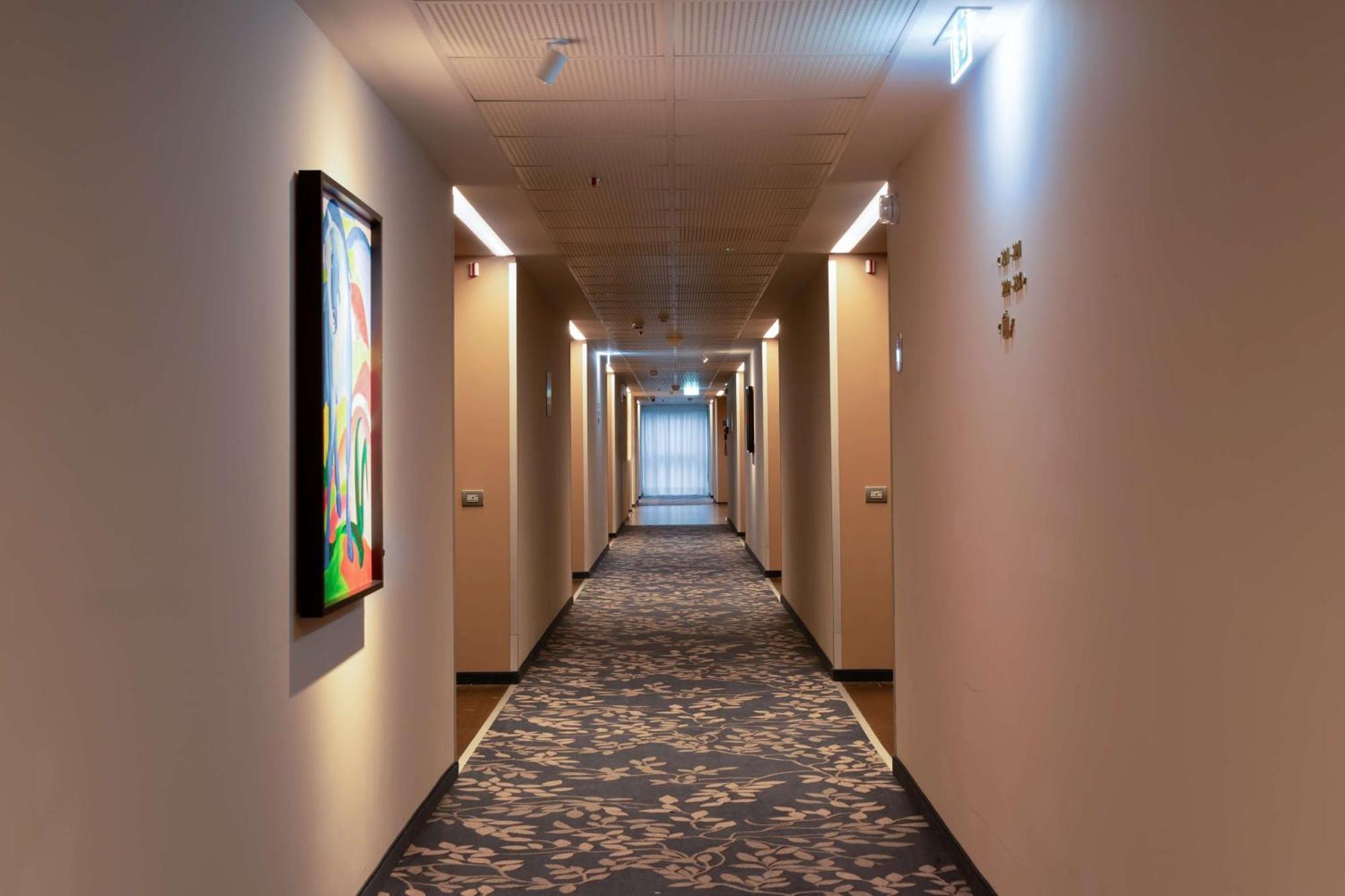 Doubletree By Hilton Milan Malpensa Solbiate Olona Hotel Exterior photo