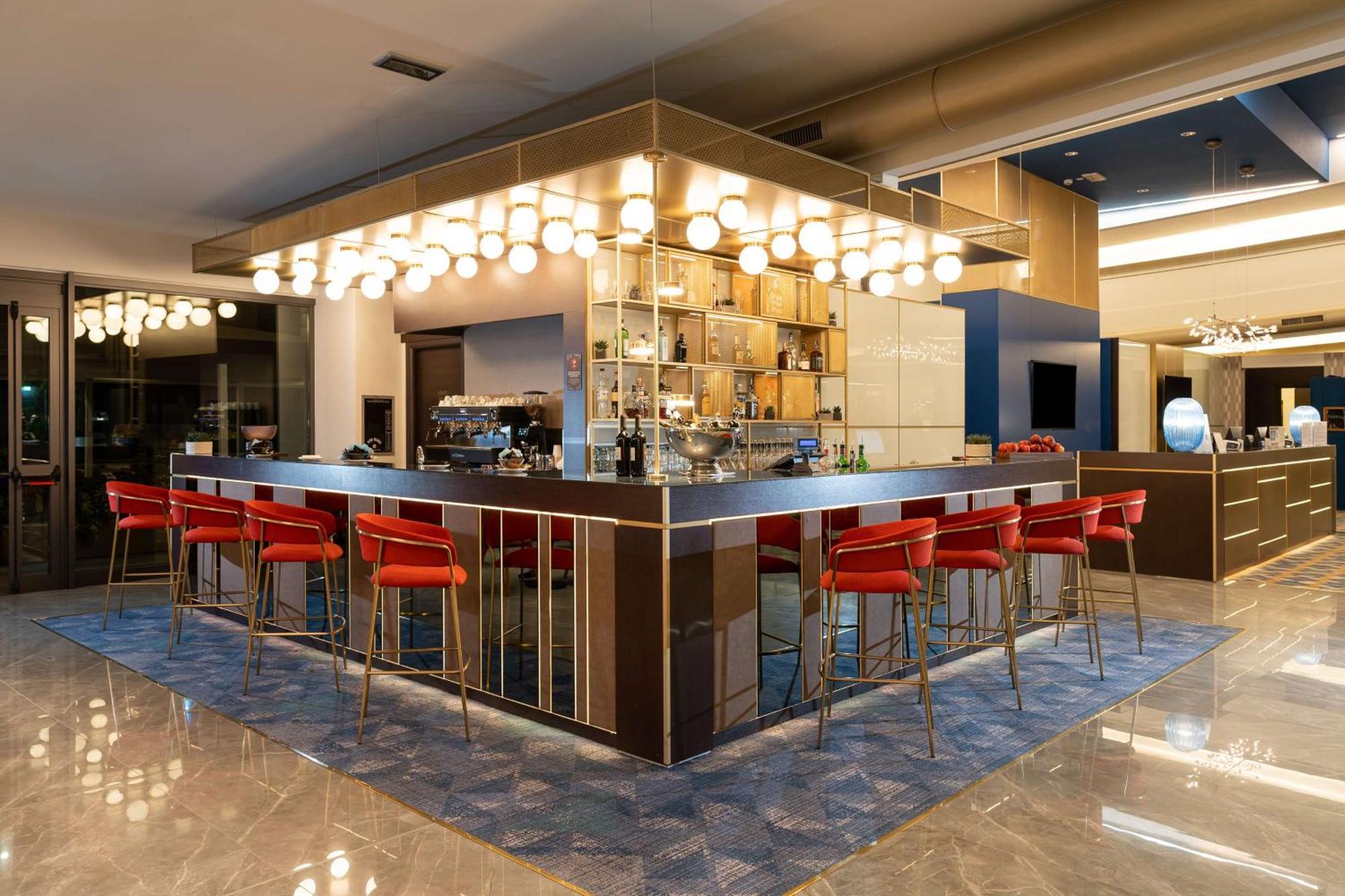 Doubletree By Hilton Milan Malpensa Solbiate Olona Hotel Exterior photo