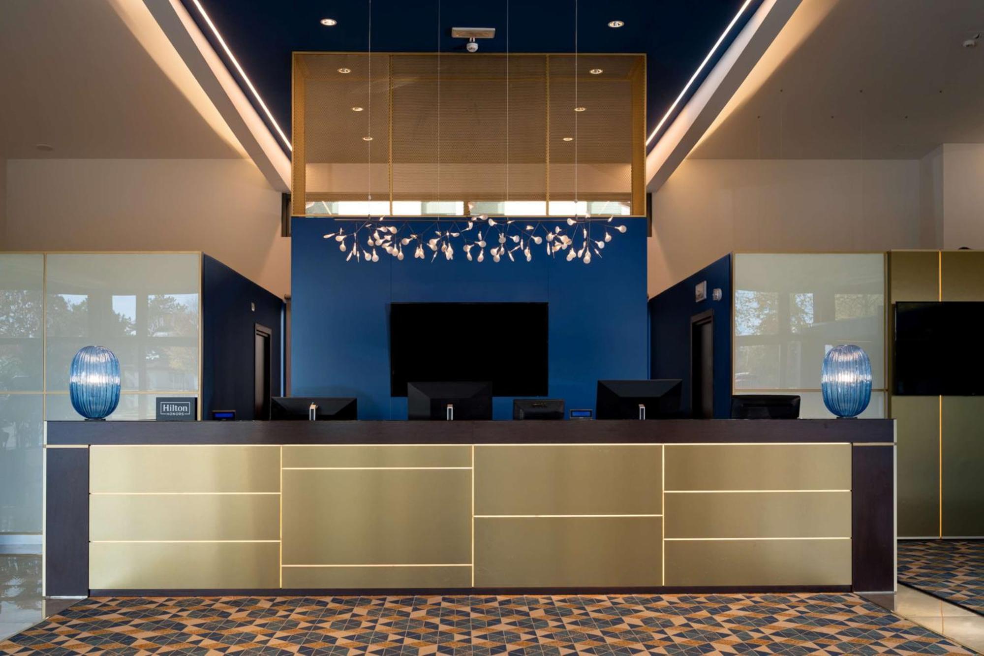 Doubletree By Hilton Milan Malpensa Solbiate Olona Hotel Exterior photo