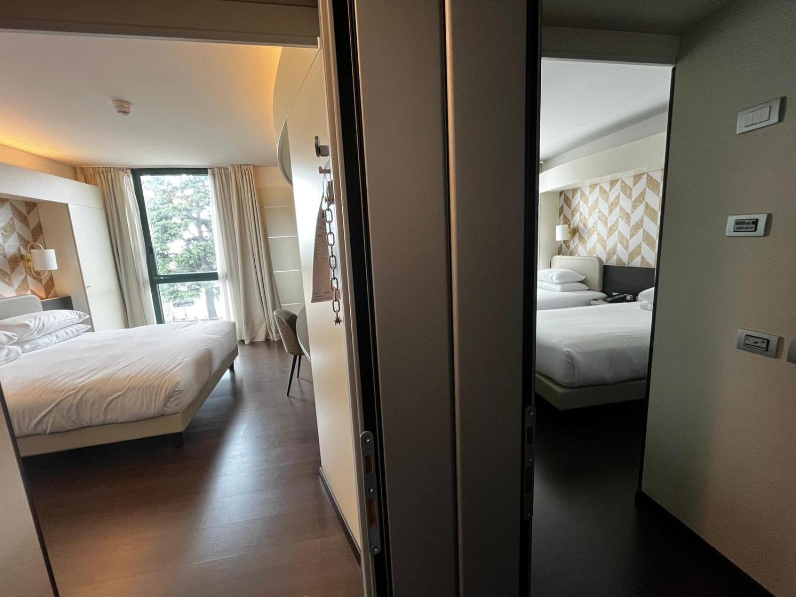 Doubletree By Hilton Milan Malpensa Solbiate Olona Hotel Exterior photo